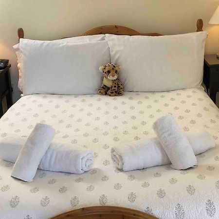Secluded Romantic Cotswolds Barn - Sleeps 2 To 4 - Near Cirencester - Dog Friendly Villa Kemble Luaran gambar